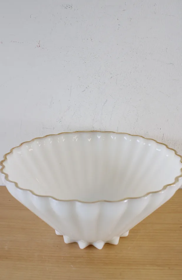 Anchor Hocking PreStyled Sets Anchor Hocking Milk Glass Gold Trimmed Large Serving Bowl Anchor Hocking PreStyled Sets Anchor Hocking Milk Glass Gold Trimmed Large Serving Bowl