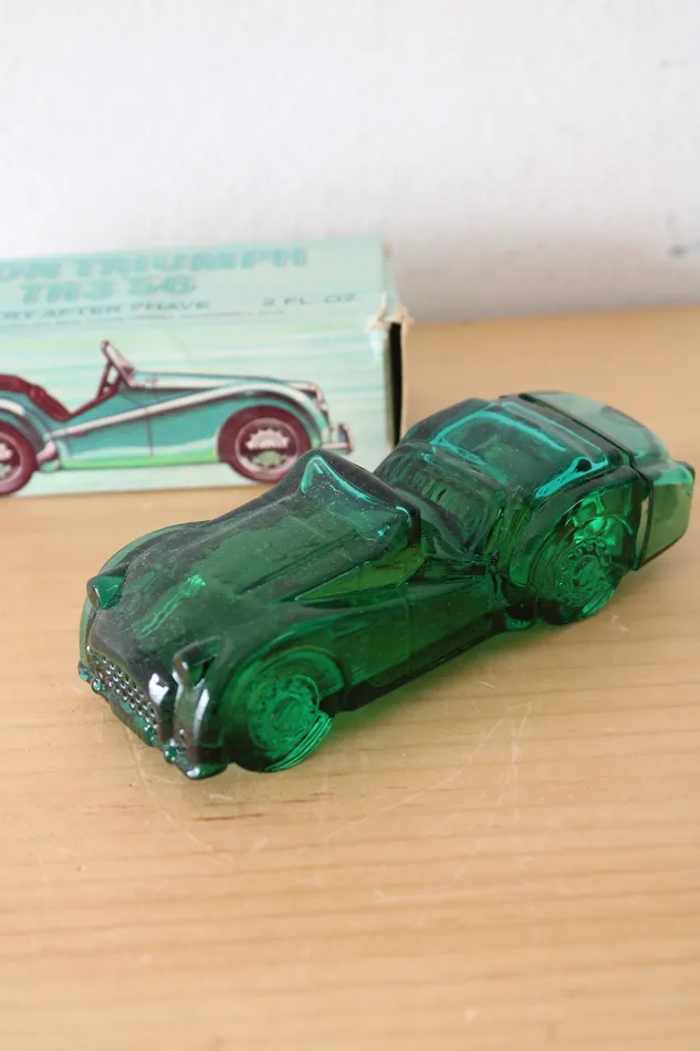 Avon Triumph TR356 Wild Country After Shave Avon Earrings