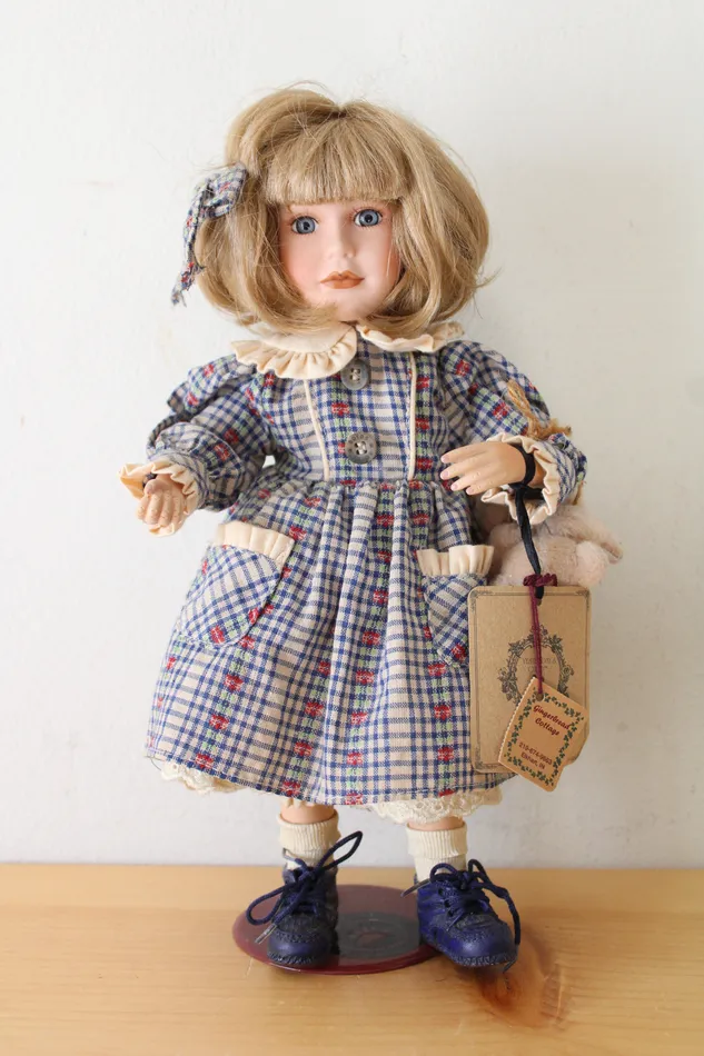 Boyds Bears Boyds Bears Yesterdays Child Collection Leah Windy Porcelain Doll Earrings Boyds Bears Boyds Bears Yesterdays Child Collection Leah Windy Porcelain Doll Earrings