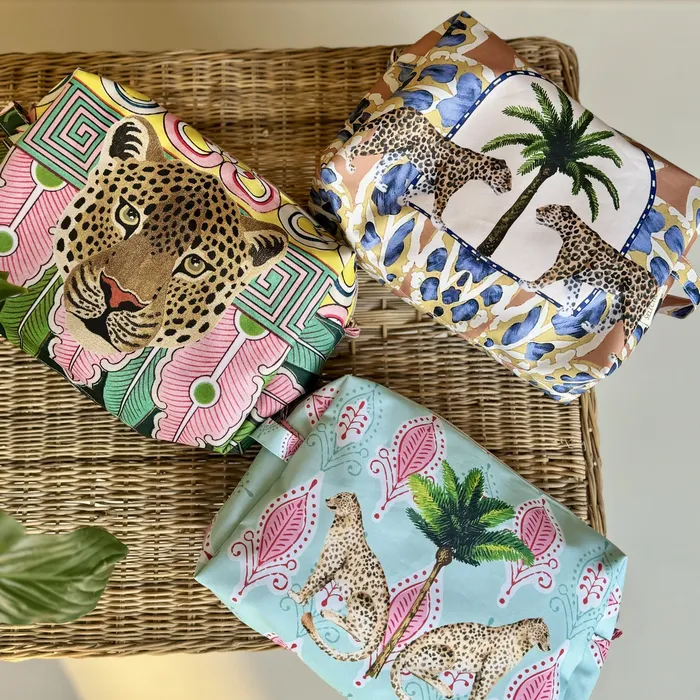 Earrings Leo Toiletry Bag NATURAL SELECTION