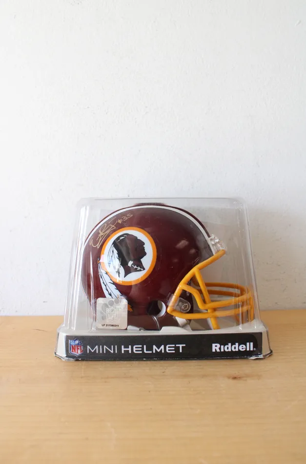 Earrings NFL Riddell Washington Redskins Signed Evan Royster Mini Helmet NFL