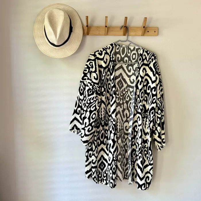 ISZI Earrings Damask CoverUp Shawl