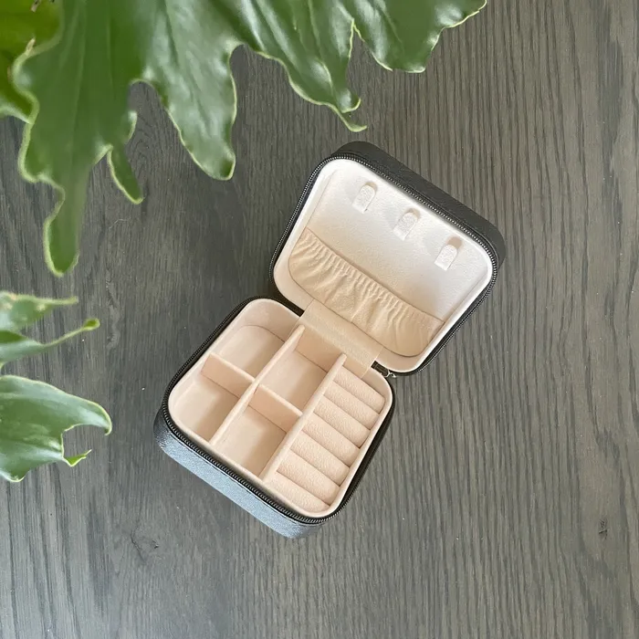 Necklaces iszi ONLINE Jewellery Box Black Pink and Cream