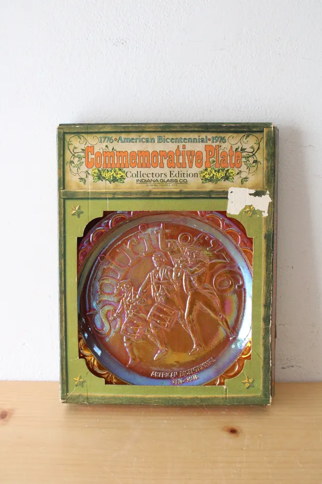 Necklaces Jubilee Thrift American Bicentennial Spirit of 76 Commemorative Gold Carnival Glass Plate Necklaces Jubilee Thrift American Bicentennial Spirit of 76 Commemorative Gold Carnival Glass Plate
