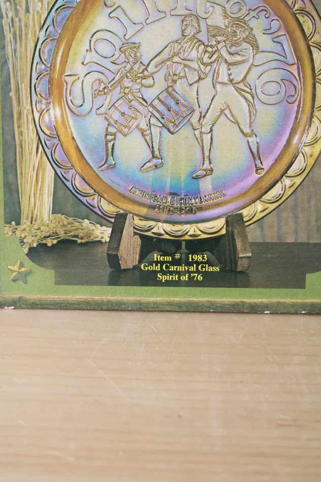 Necklaces Jubilee Thrift American Bicentennial Spirit of 76 Commemorative Gold Carnival Glass Plate Necklaces Jubilee Thrift American Bicentennial Spirit of 76 Commemorative Gold Carnival Glass Plate