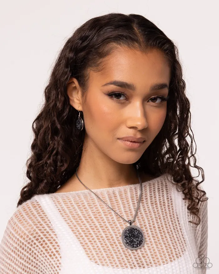 Paparazzi Accessories Necklaces Pendant Paradox Black