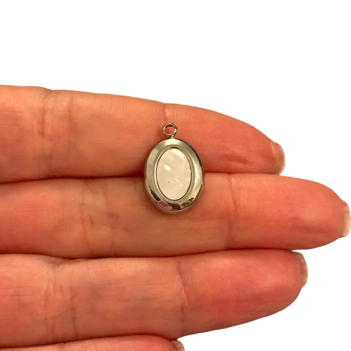 Peppy Beads Necklaces Waterproof Stainless Steel Oval Pendant