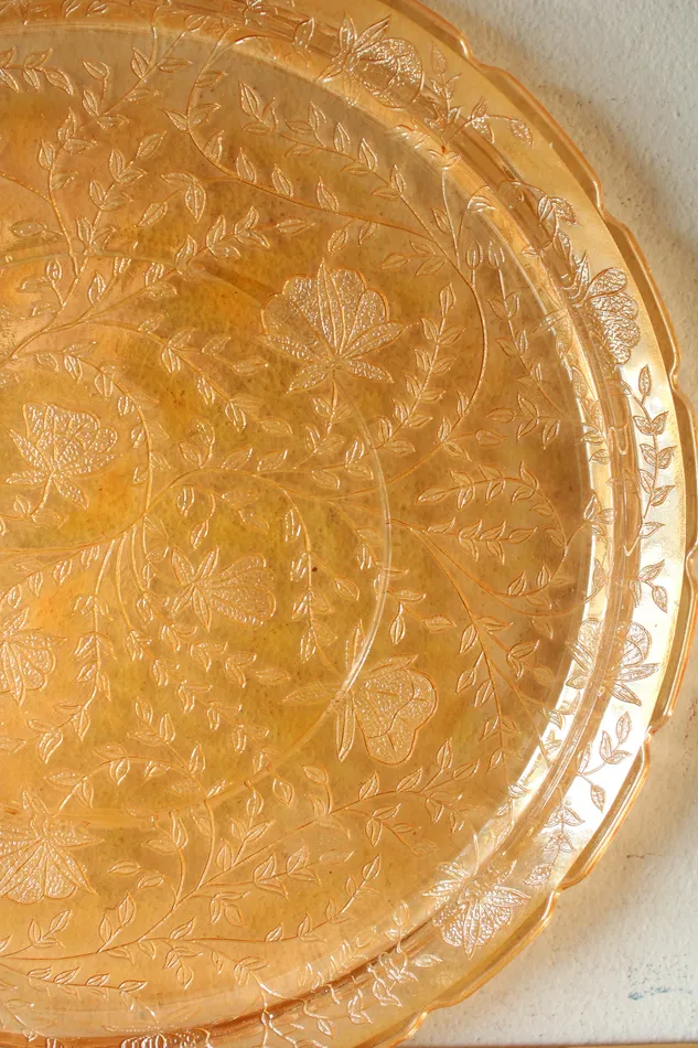 PreStyled Sets Jeanette Jeanette Glass Iridescent Flora Gold Louisa Glass Platter 135