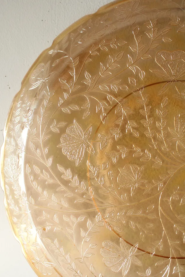 PreStyled Sets Jeanette Jeanette Glass Iridescent Flora Gold Louisa Glass Platter 135