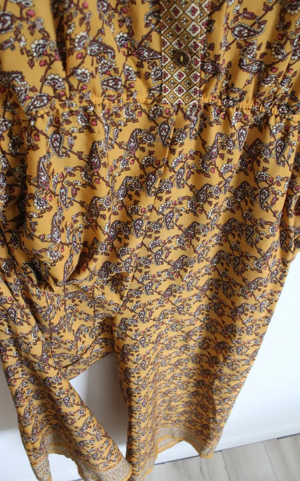 Rabbit Designs Earrings Rabbit Designs Gold Paisley Patterned Flowy Jumpsuit 16