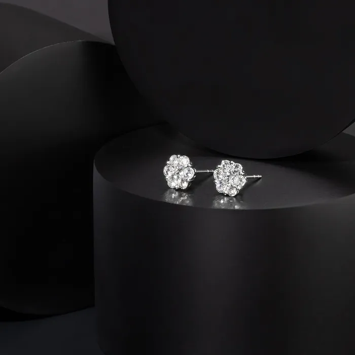 RACHEL LYNN CHICAGO Earrings 18 Karat White Gold Floral Stud Earrings 150cts