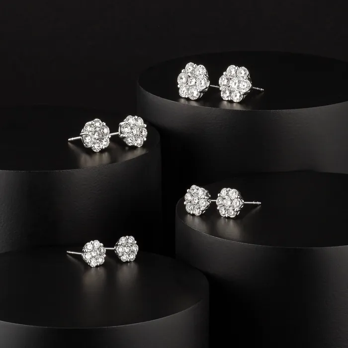 RACHEL LYNN CHICAGO Earrings 18 Karat White Gold Floral Stud Earrings 150cts