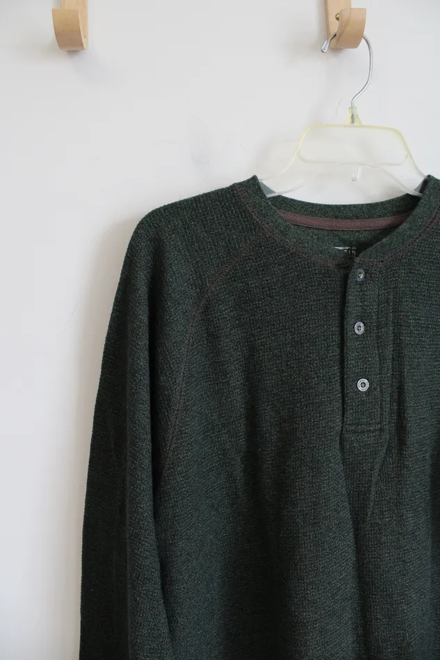 RedHead Earrings RedHead Green Long Sleeved Henley Shirt M