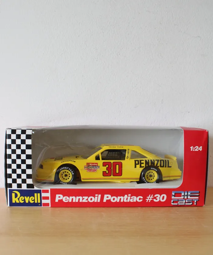 Revell Earrings Revell Die Cast Pennzoil Pontiac 30 Collectable Car