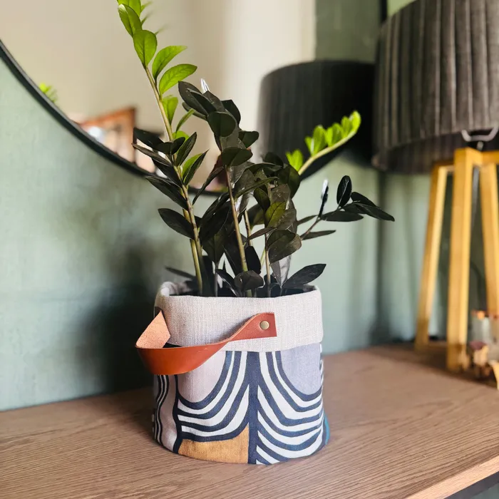 Soft Pot with Leather Handles Nola and La Serano HJT Necklaces