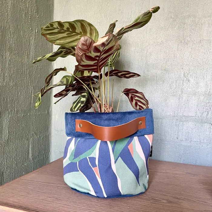 Soft Pot with Leather Handles Nola and La Serano HJT Necklaces