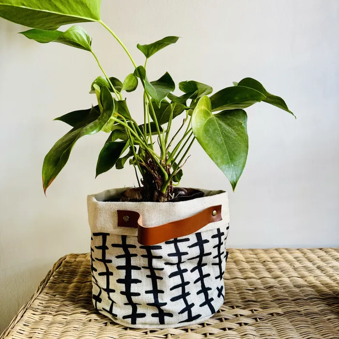 Soft Pot with Leather Handles Nola and La Serano HJT Necklaces