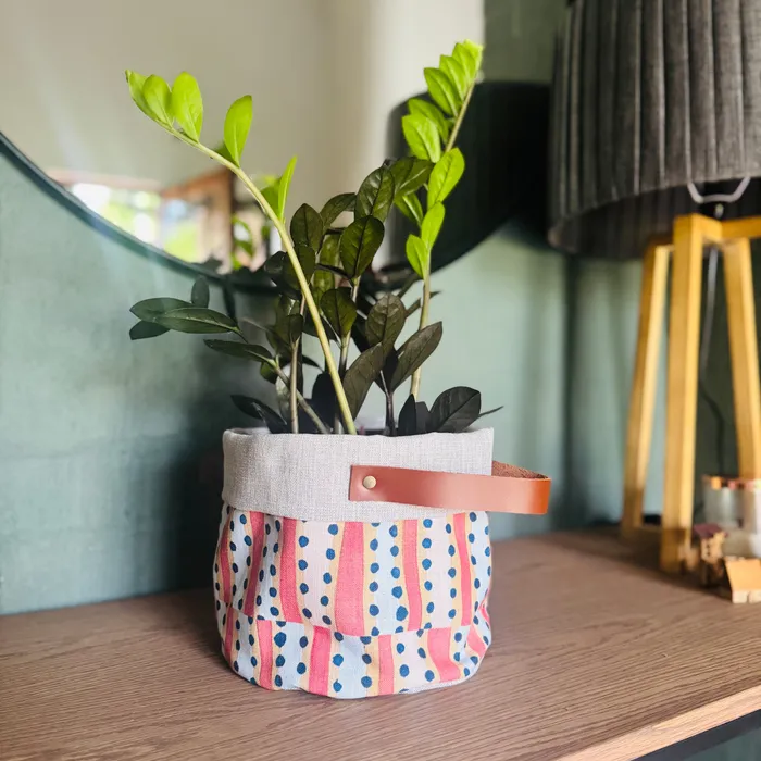 Soft Pot with Leather Handles Nola and La Serano HJT Necklaces