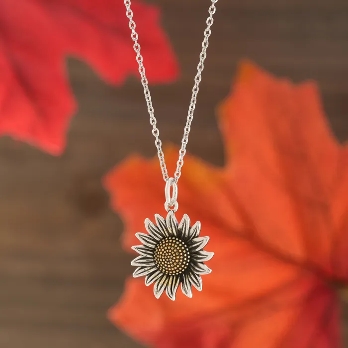 Vintage Sunflower Necklace Gold Center Chadds Ford Jewelry Necklaces